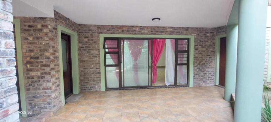 6 Bedroom Property for Sale in West Bank Eastern Cape